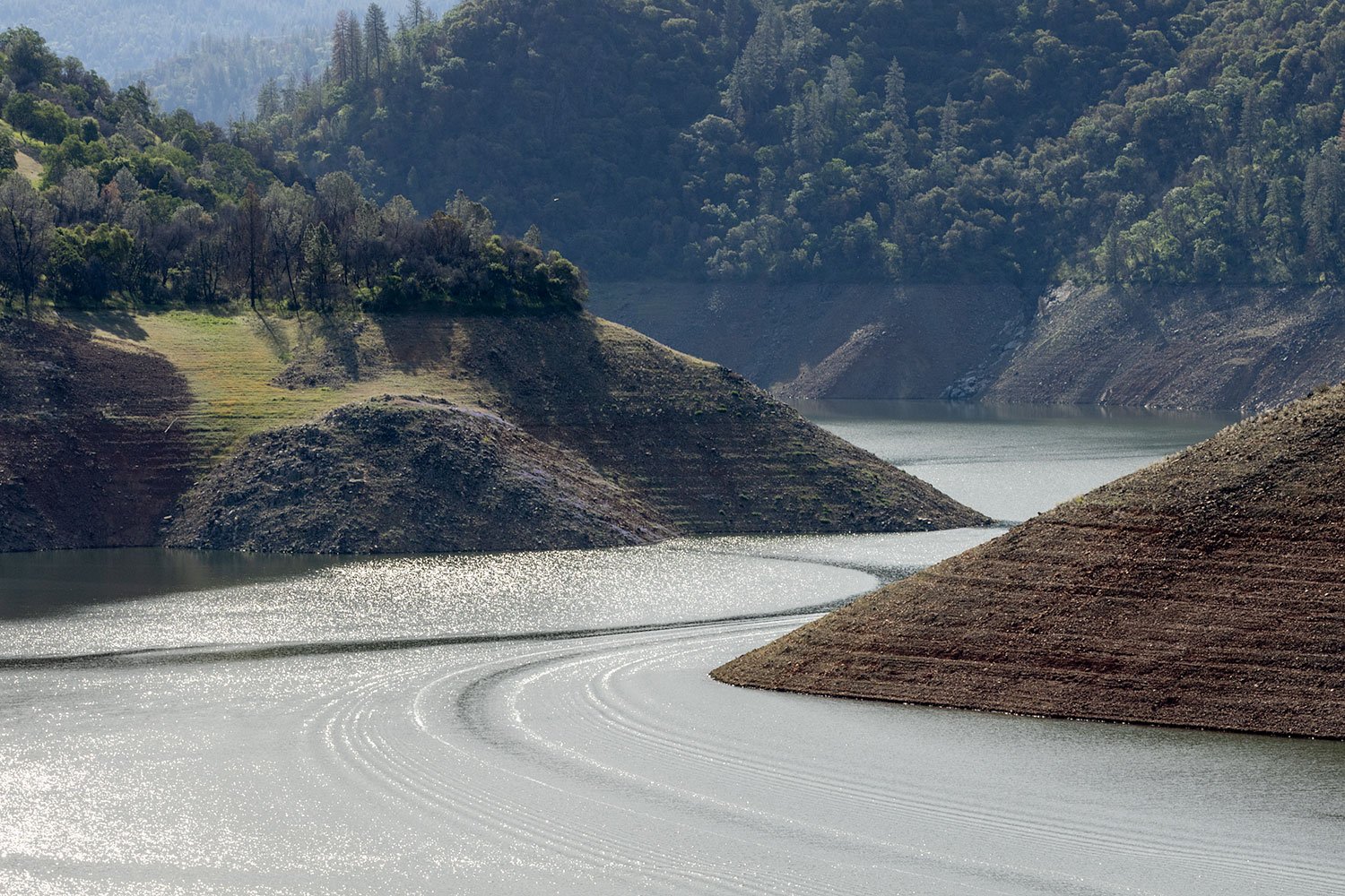 Lake Channel. Oroville Reservoir. Oroville, CA. 2022 (39°33'6.642" N 121°25'46.686" W)