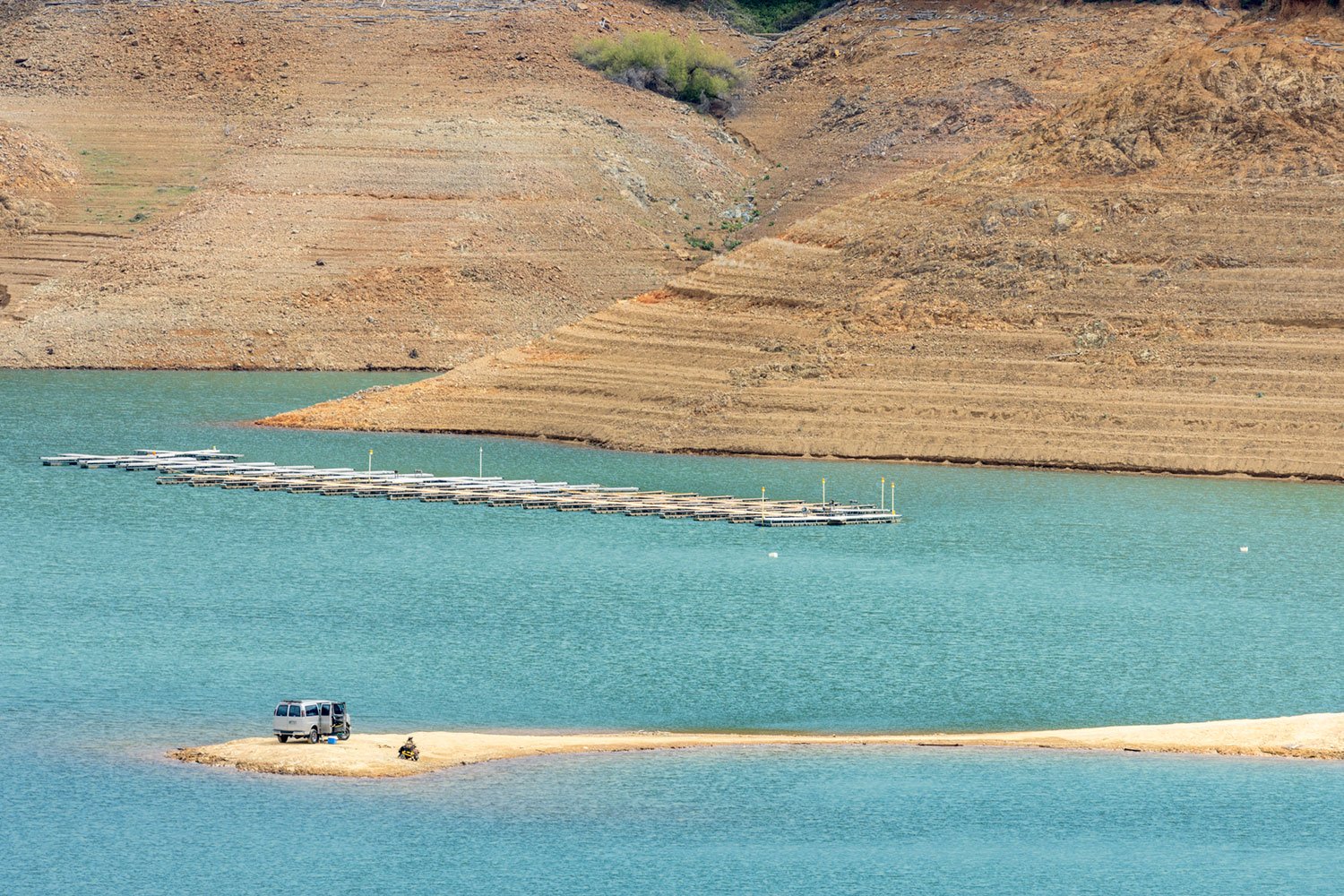 Water Level on April 14, 2022. Lake Shasta Reservoir, Redding, CA (40°43'0.552" N 122°25'0.612" W)