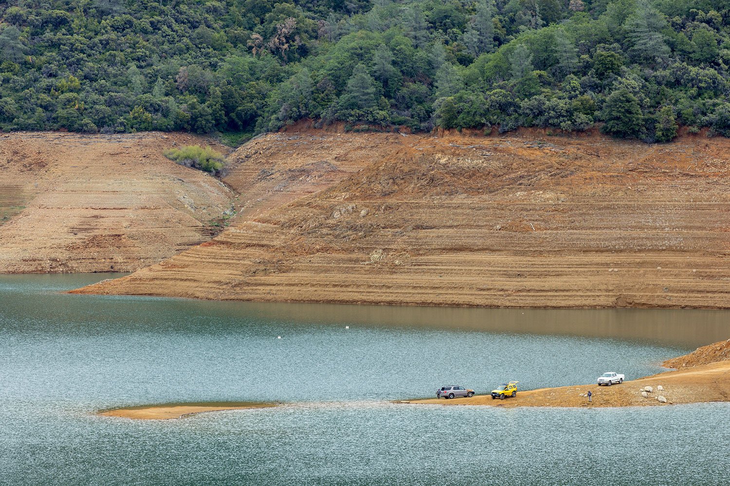 Water Level on April 19, 2022. Lake Shasta Reservoir, Redding, CA (40°43'0.552" N 122°25'0.612" W)