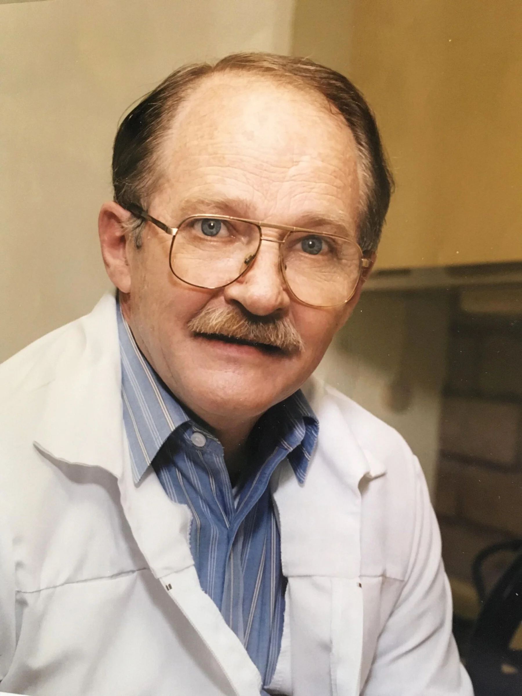 Bob Powell, DVM, 1939-2020
