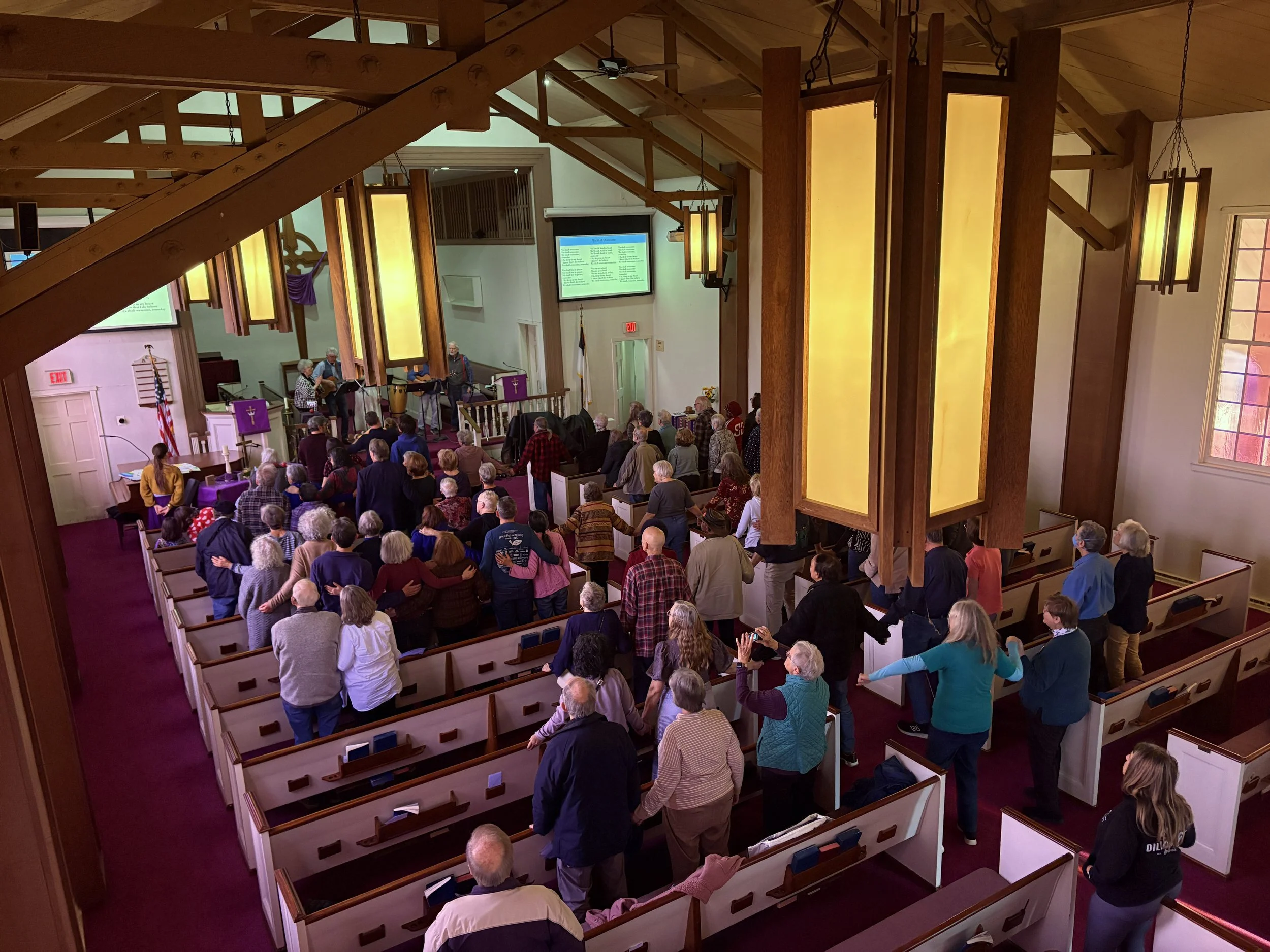 "Pass It On" Concert Attracted More than 100 on March 30
