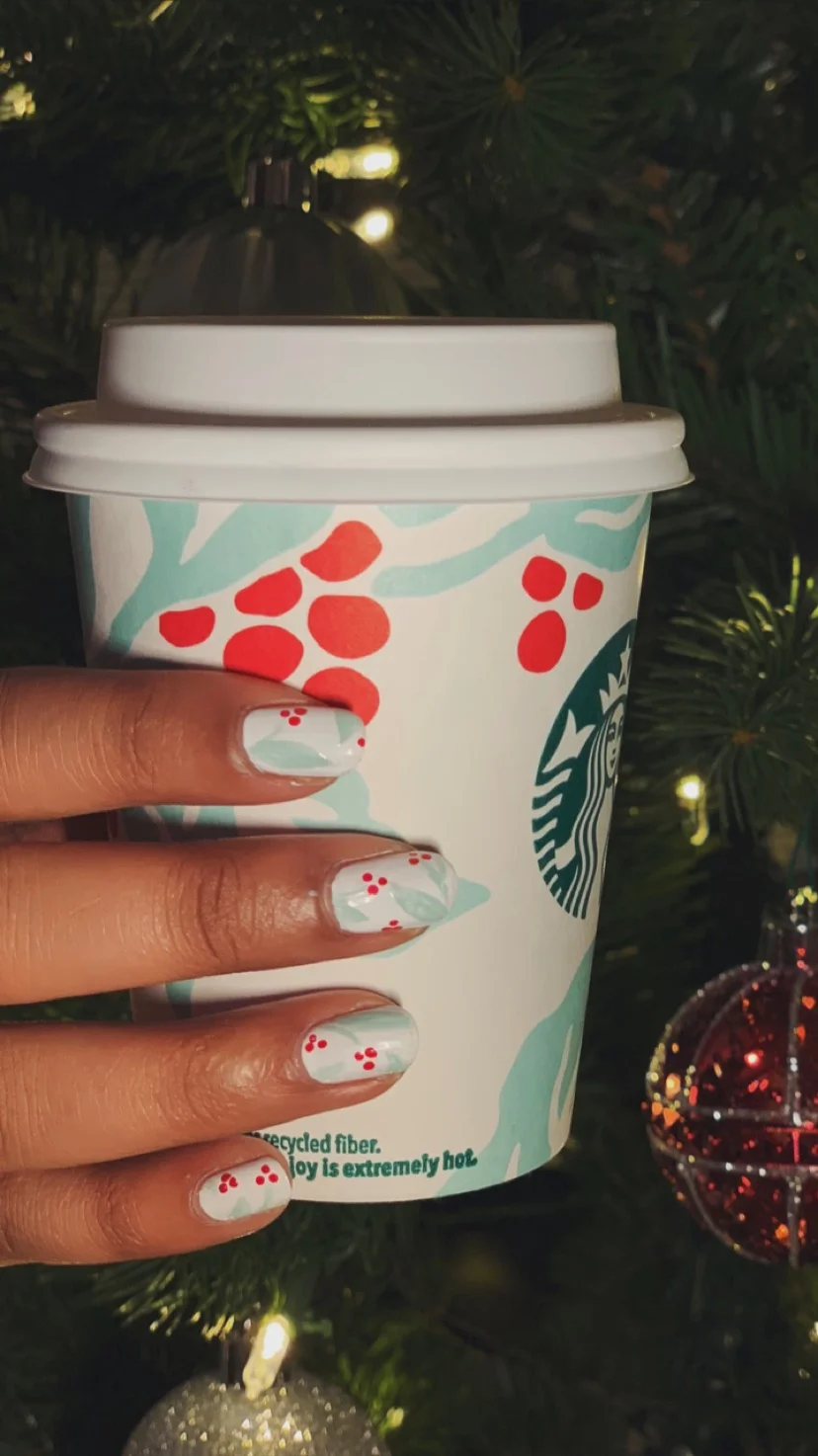 megglemynails_073_starbucks2018holiday2.JPG