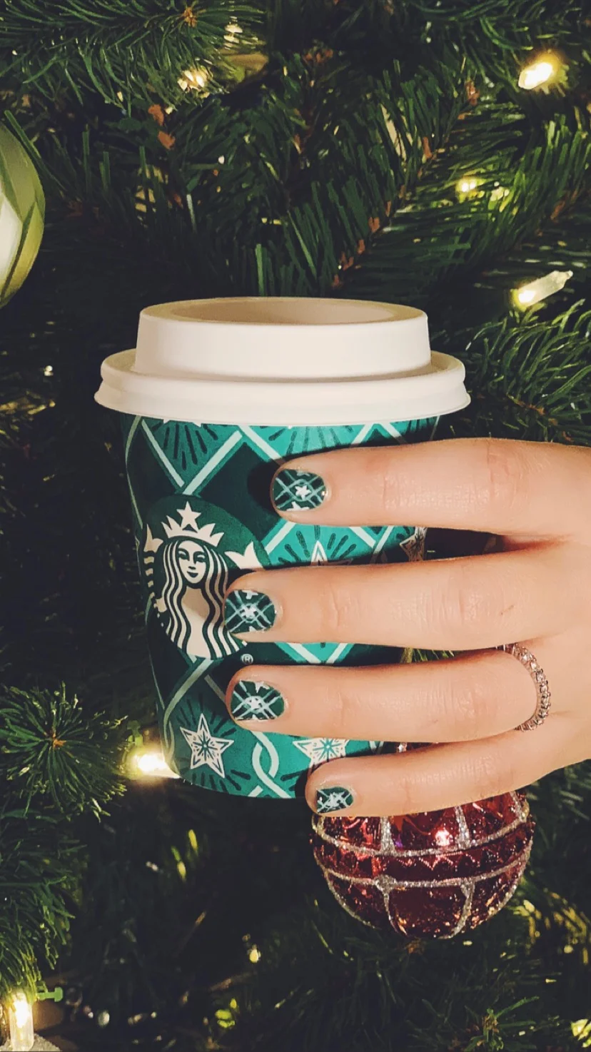 megglemynails_074_starbucks2018holiday3.JPG