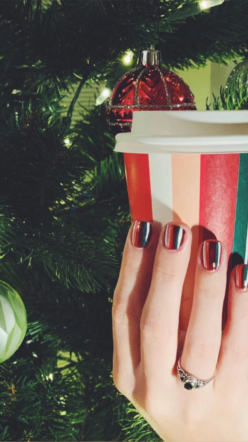 megglemynails_076_starbucks2018holiday5.JPG