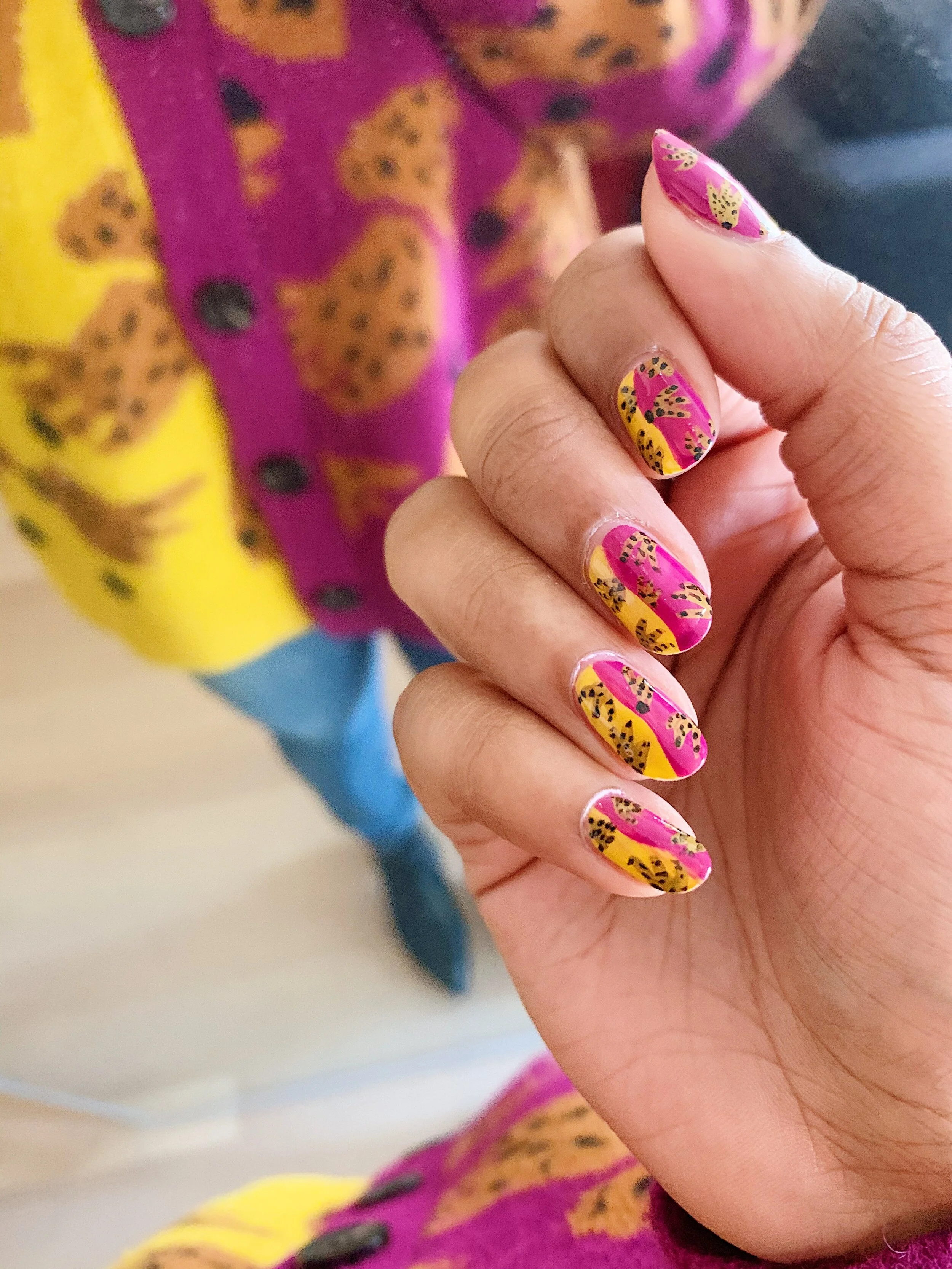 megglemynails_092_farmriobananas.JPG