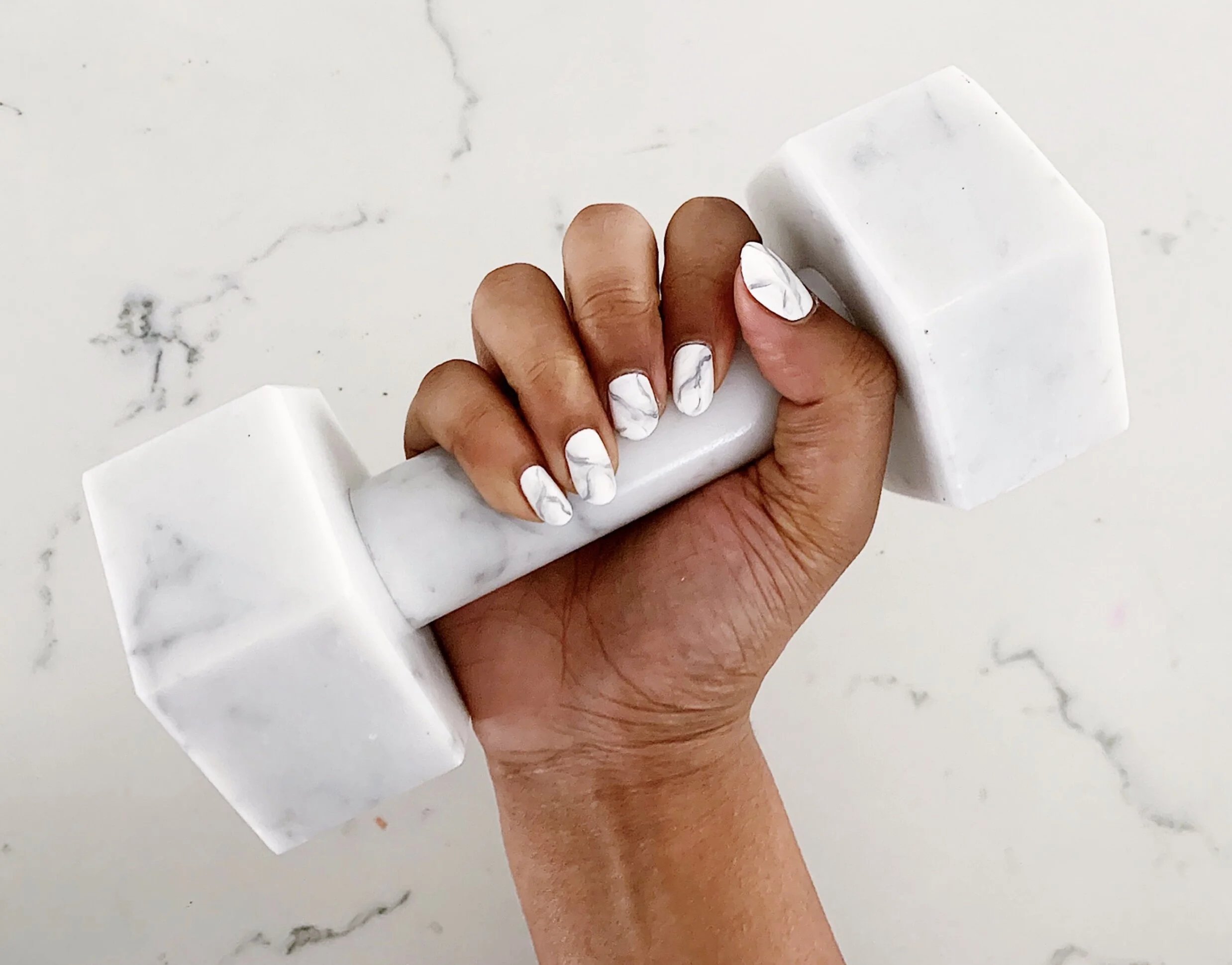 megglemynails_078_marbledumbbell.jpg