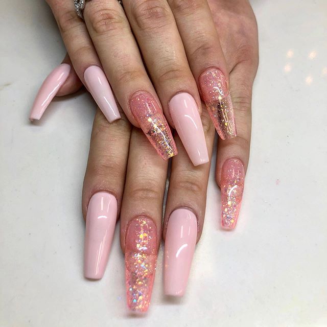 🌸
. . . . .
.
.
.
.
.
#nailswag #nailsofinstagram #opi #nailsoftheday #topcoatnailbar #dowhatyoulove #kupa #kupatv #gel #gelextensions #apres #apr&eacute;s #gamechanger #bestinthegame #lovewhatyoudo #lovemyjob #treatyoself #apr&eacute;sgelextensions