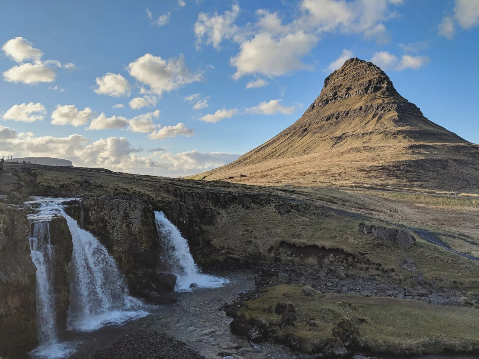 Kirkjufellsfoss.jpg