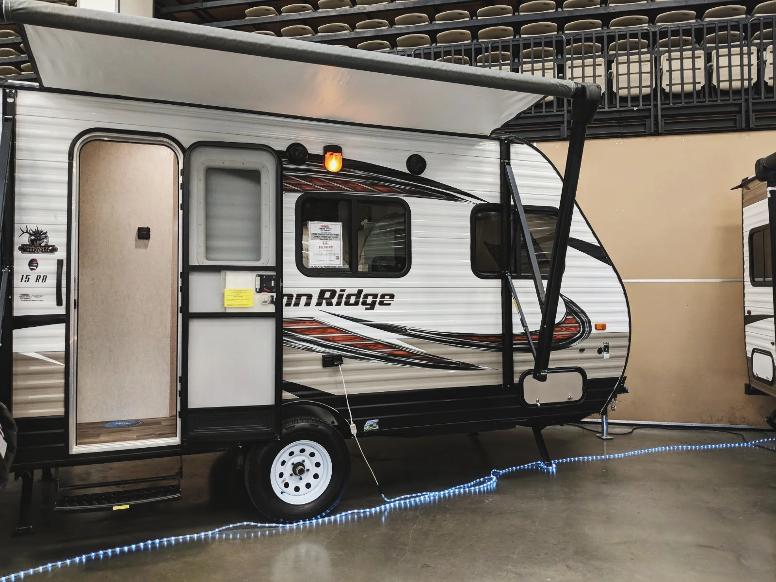 rvshow2.jpg