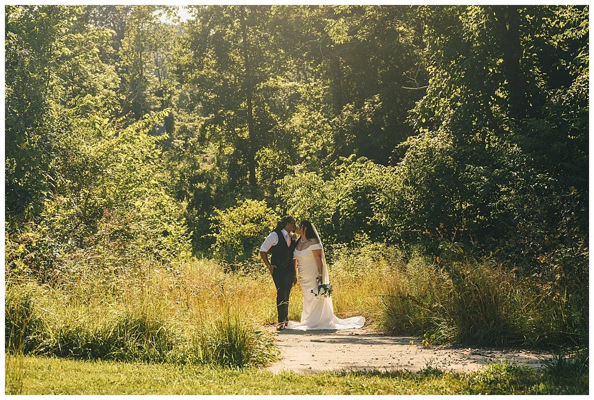 The Best Nashville Spots for Golden Hour Wedding Photos
