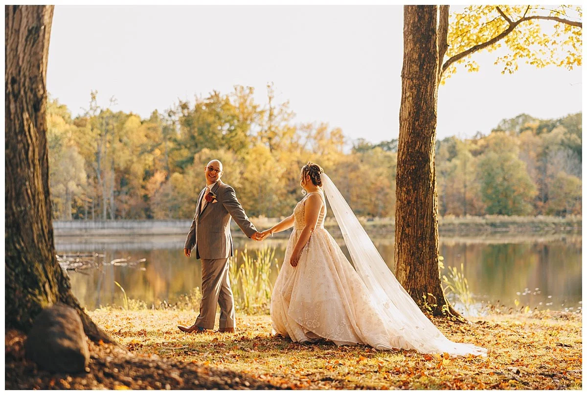 Dan &amp; Carissa’s Romantic Fall Wedding at Richfield Heritage Preserve
