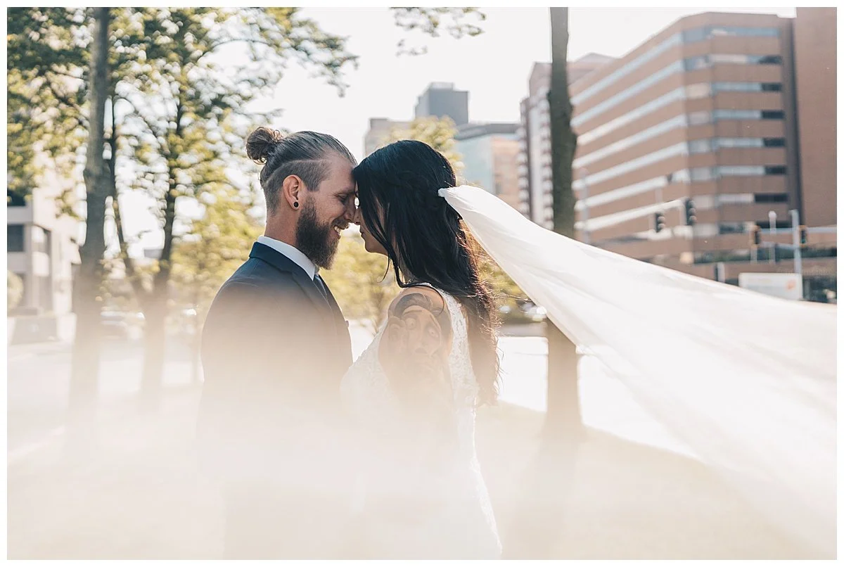 Nashville Wedding Photographer Guide | How to Choose &amp; What to Expect