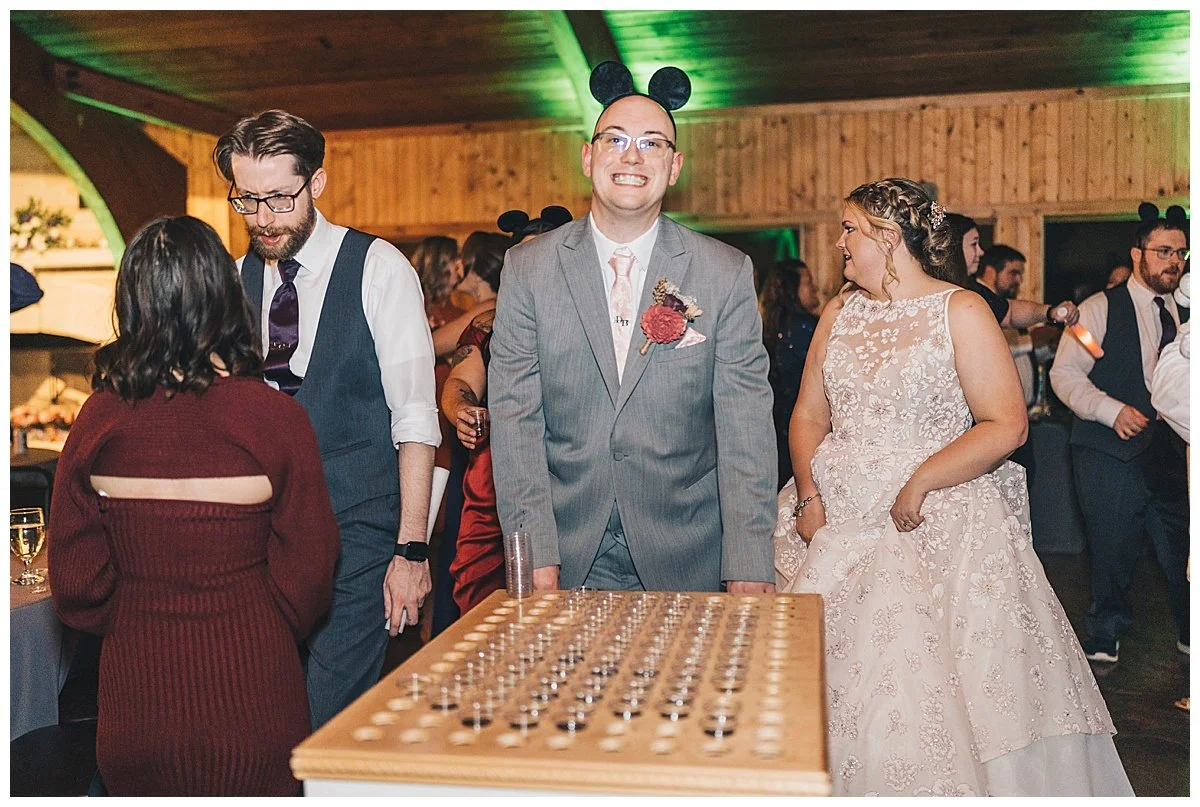 When to Leave Wedding Reception | Exit Strategy Guide