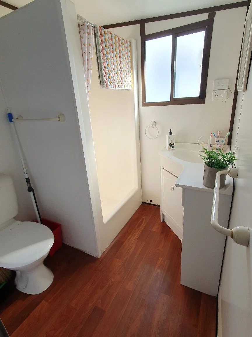 Ensuite 1 190426.jpg