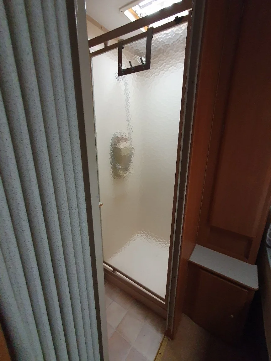 170526 Van ensuite 1.jpg