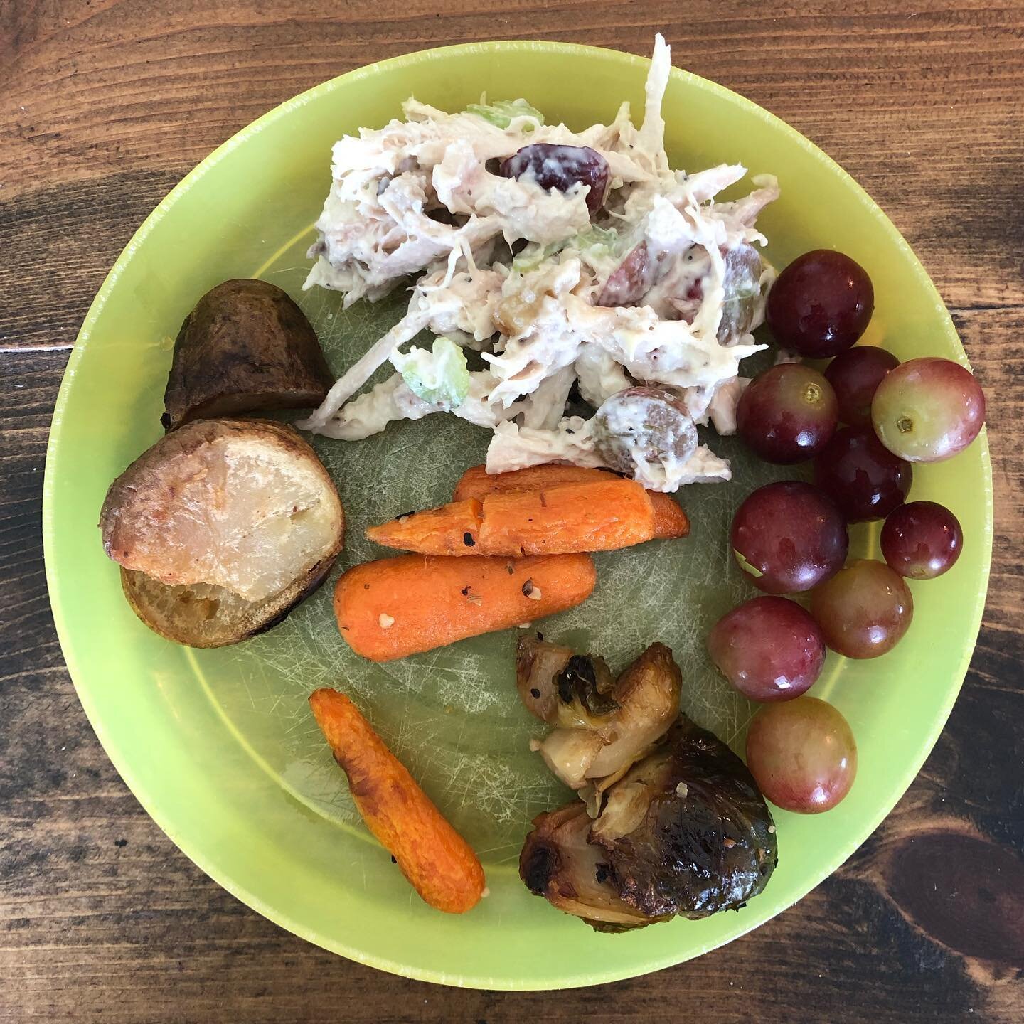 It&rsquo;s been a few weeks since we had chicken salad as an option for lunch, and I&rsquo;m reminded how much I love it! 1, it&rsquo;s super tasty, and 2, it&rsquo;s convenient as heck! 
- chicken salad
- roasted carrots and brussell sprouts 
- grap