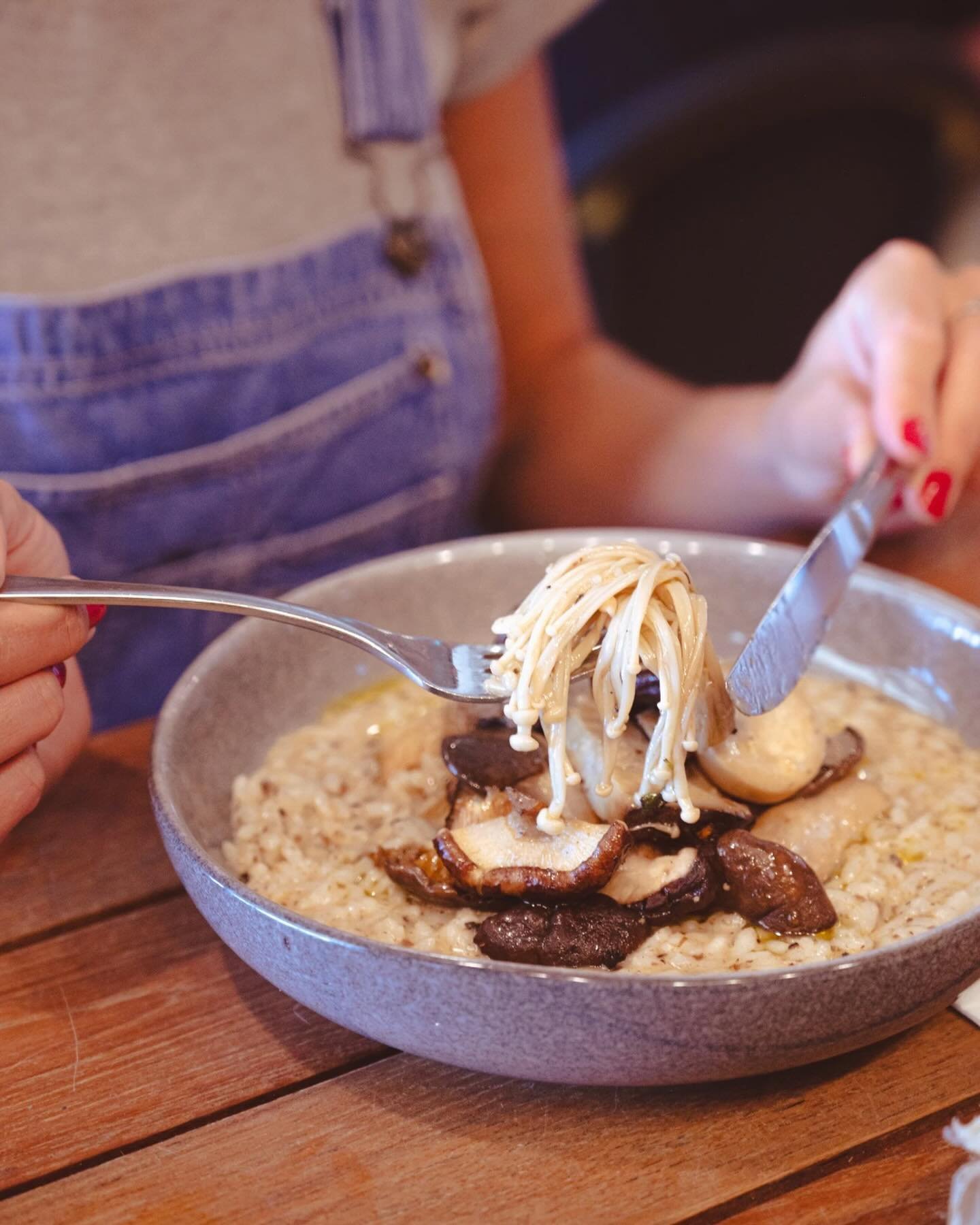 Did you know we also offer a delightful selection of vegan options for both lunch and dinner? 

From our mixed mushrooms risotto bursting with truffle flavours, to our vibrant chickpea curry served with homemade naan, and our grilled tofu with babaga