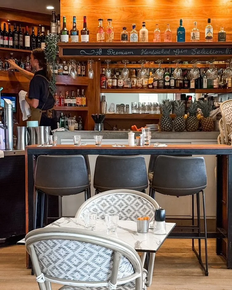 It&rsquo;s not all about the food&hellip; our bar menu is a whole mood🍹
Artisan gins, signature cocktails, cold beers, and curated wines &mdash; just as much a reason to visit as the food and the view.

.
.
.

#boardwalkbistronoosa #noosa #noosahead