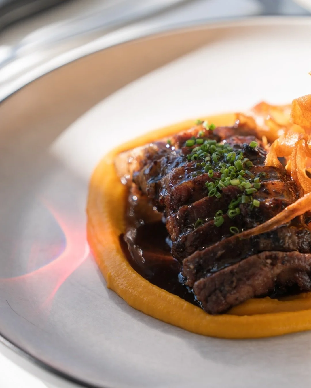 What&rsquo;s the butcher feeling today? 🥩
Our butcher&rsquo;s cut changes daily&mdash;always fresh, full of flavour, and worth asking about.

.
.
.

#boardwalkbistronoosa #butcherscut #noosafood #noosaeats #noosarestaurant