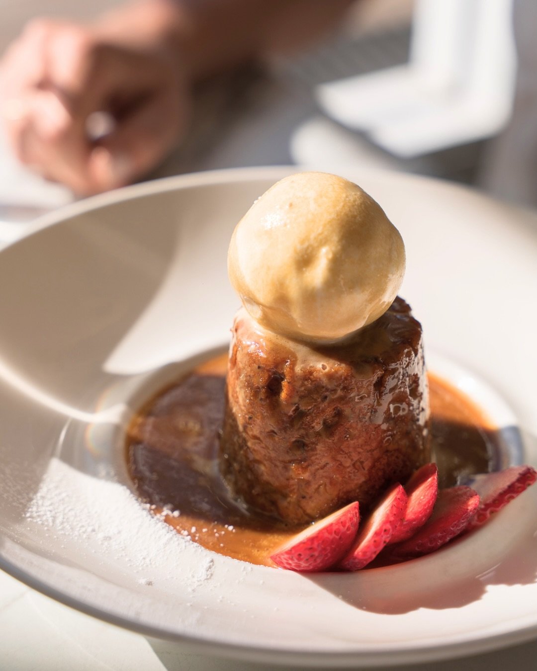 Sticky, sweet, and straight-up irresistible 🤎✨
Our Sticky Toffee Pudding is the perfect way to end your meal at Boardwalk Bistro.

.
.
.

#stickytoffeepudding #noosafood #desserttime #noosa #noosaeats