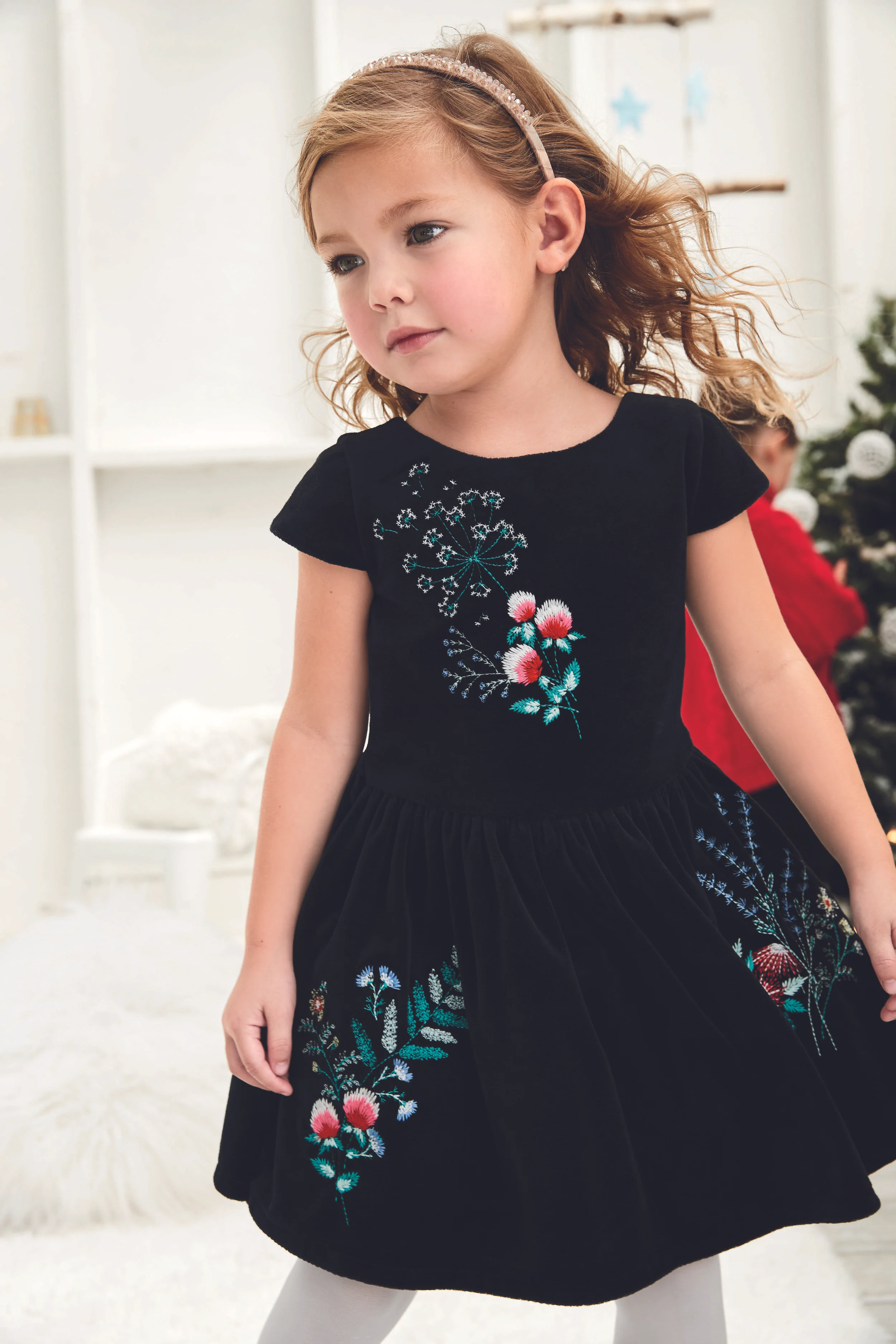CAR_H17_HolidayFashion_Dresses_035_M.jpeg