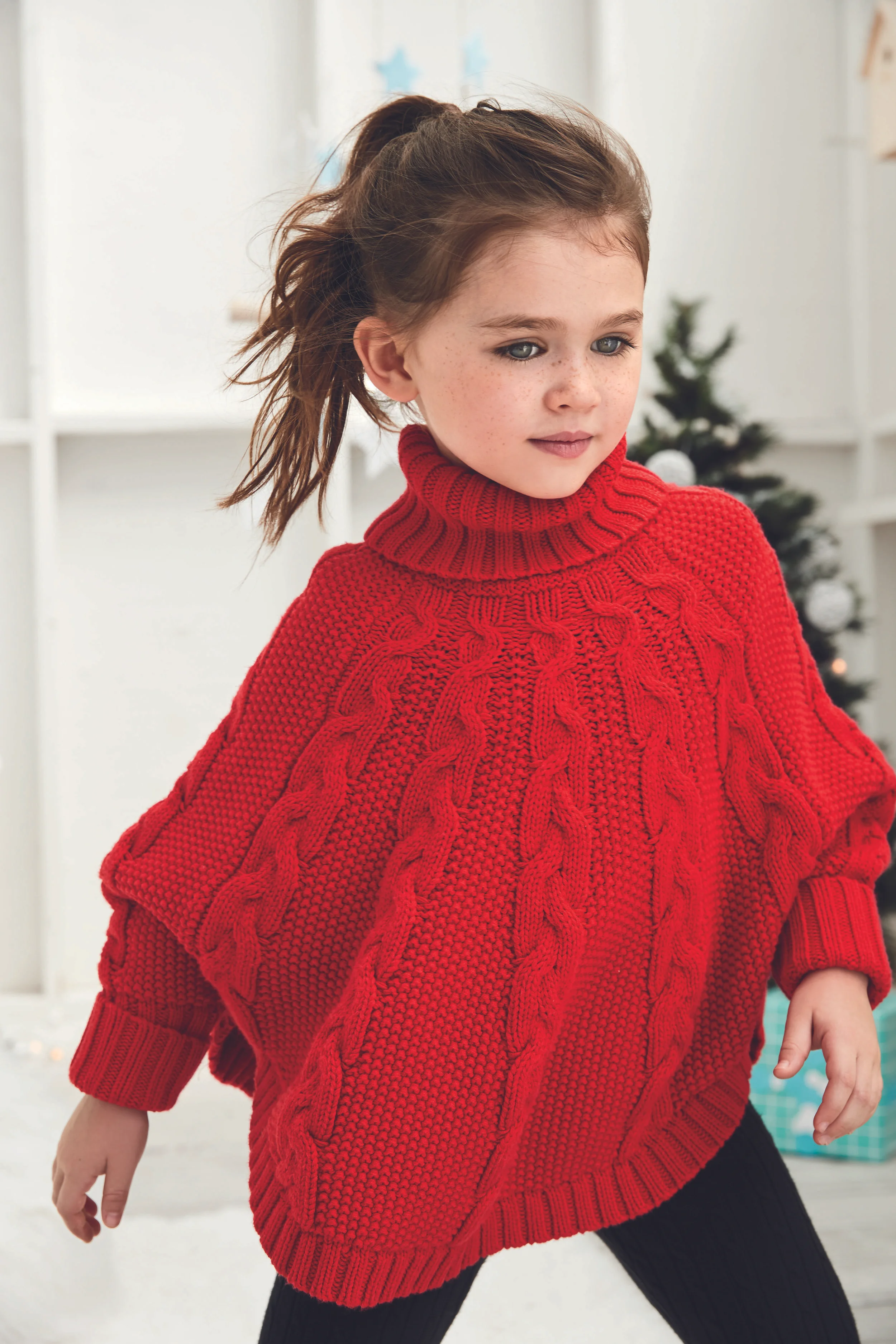 CAR_H17_HolidayFashion_Dresses_079_M.jpeg