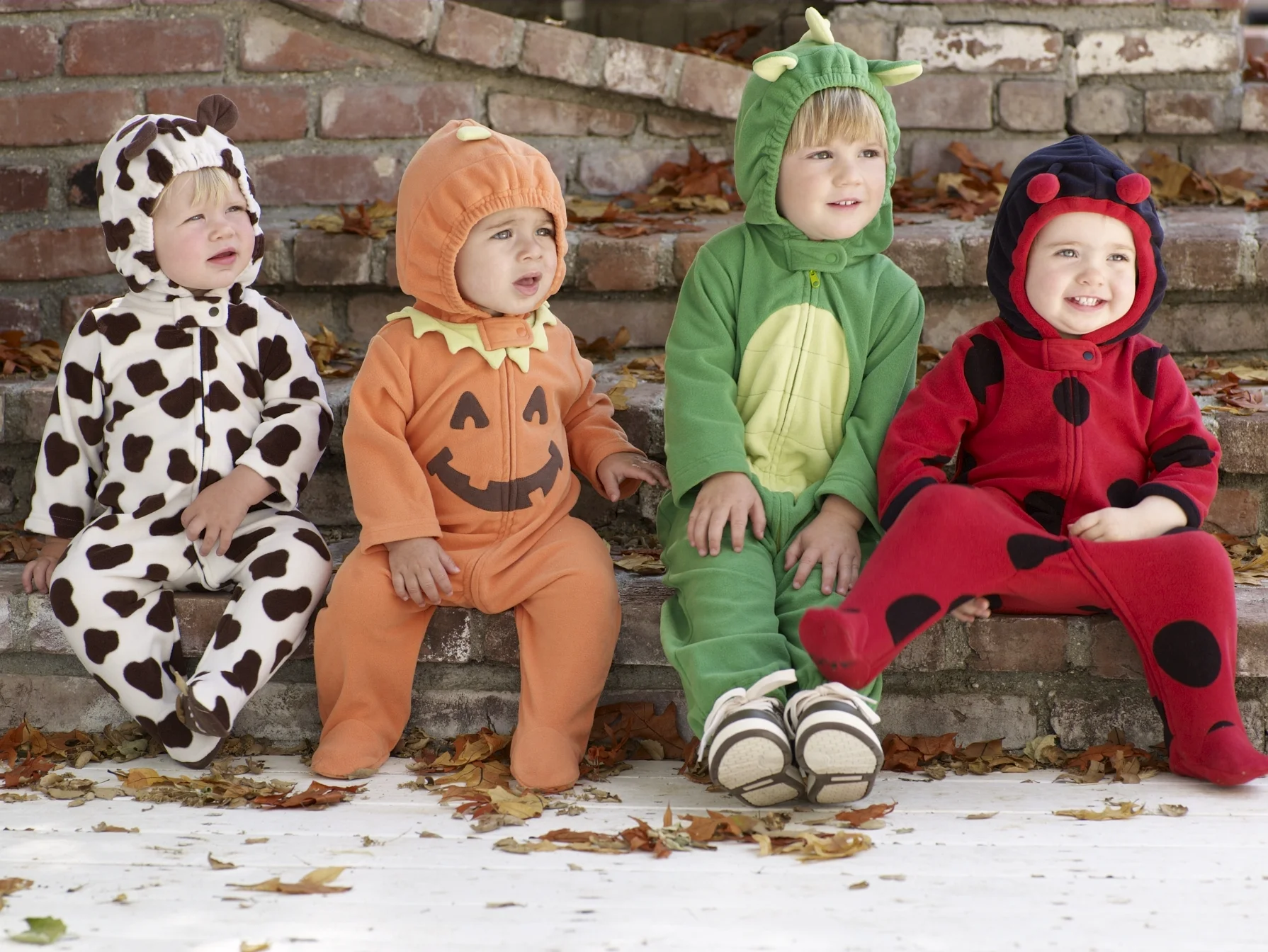 car_F08_costumes_04.jpg