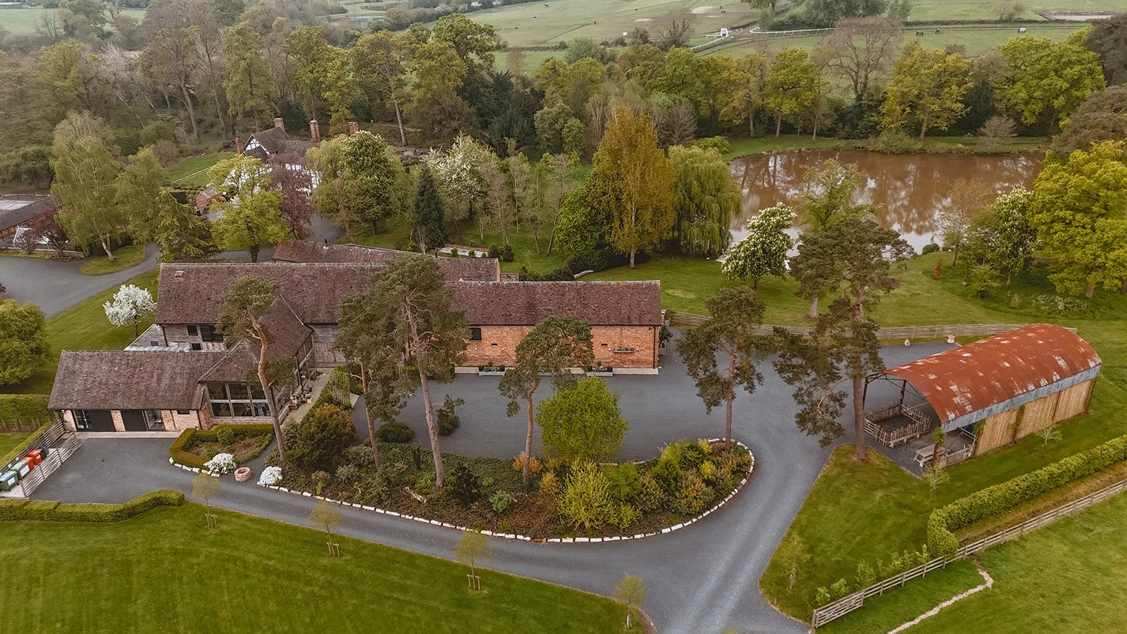 Mr & Mrs Giles-3.jpg