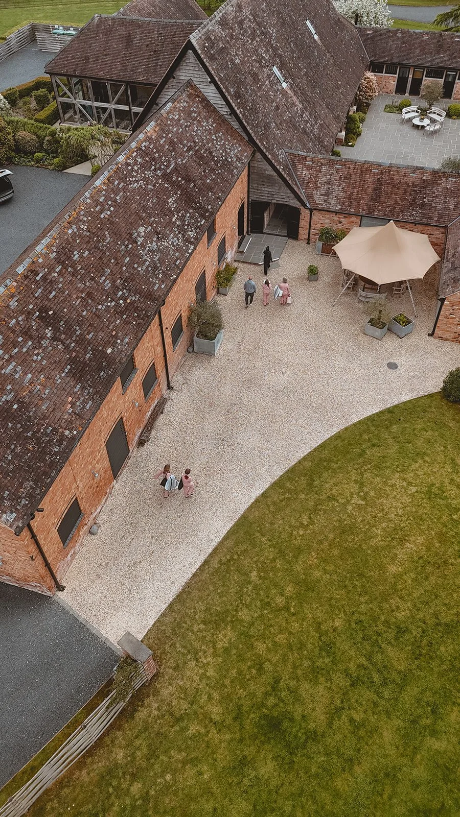 Mr & Mrs Giles-4.jpg