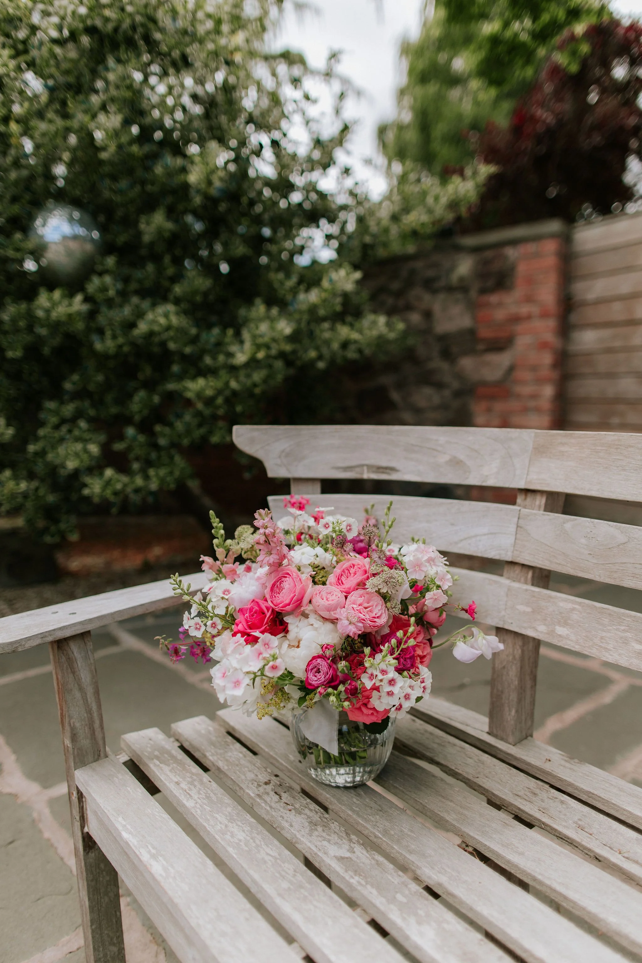 ChloeandCallum-BarnsandYard-StephNewtonPhotography016.jpg