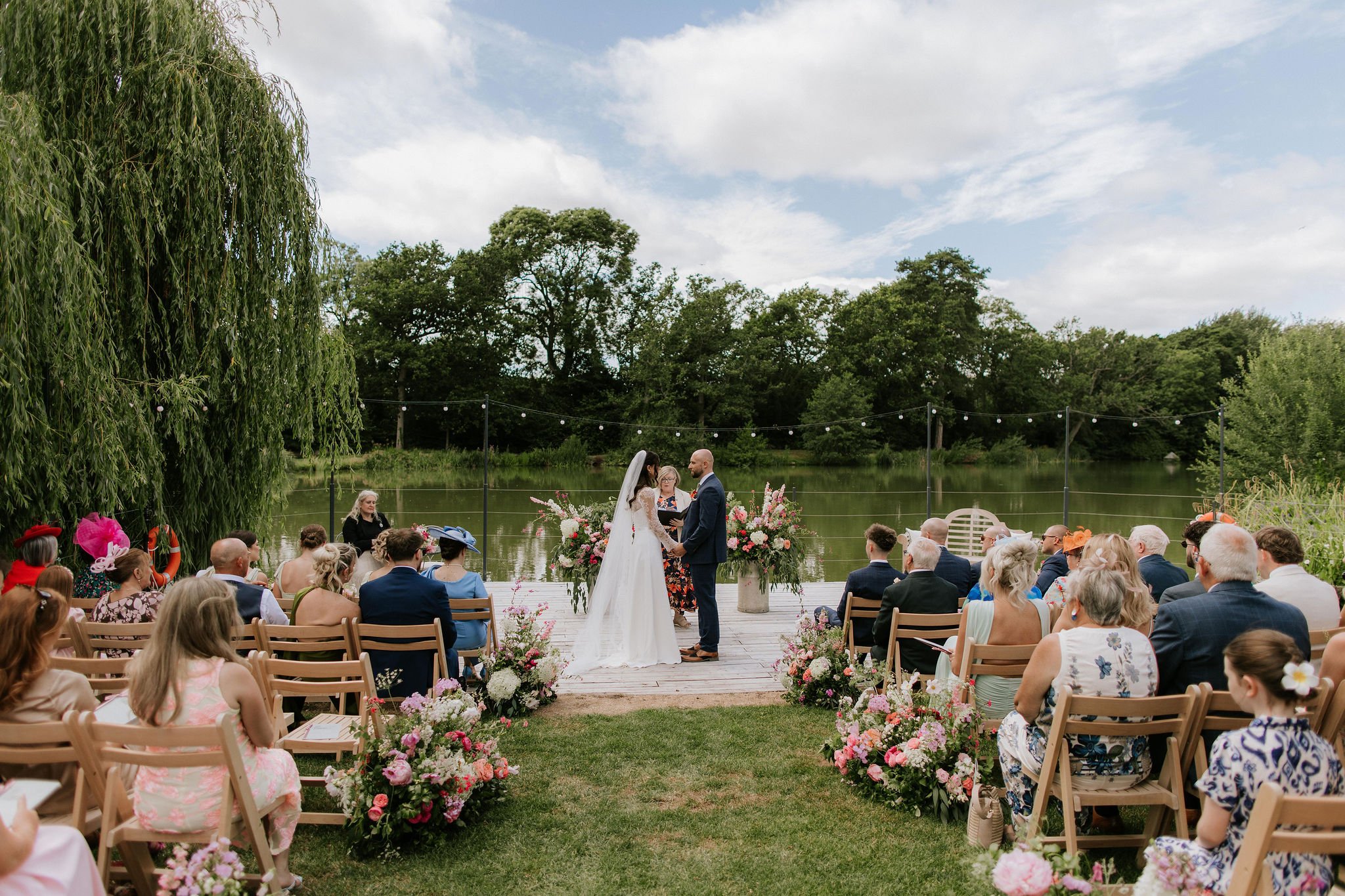ChloeandCallum-BarnsandYard-StephNewtonPhotography030.jpg