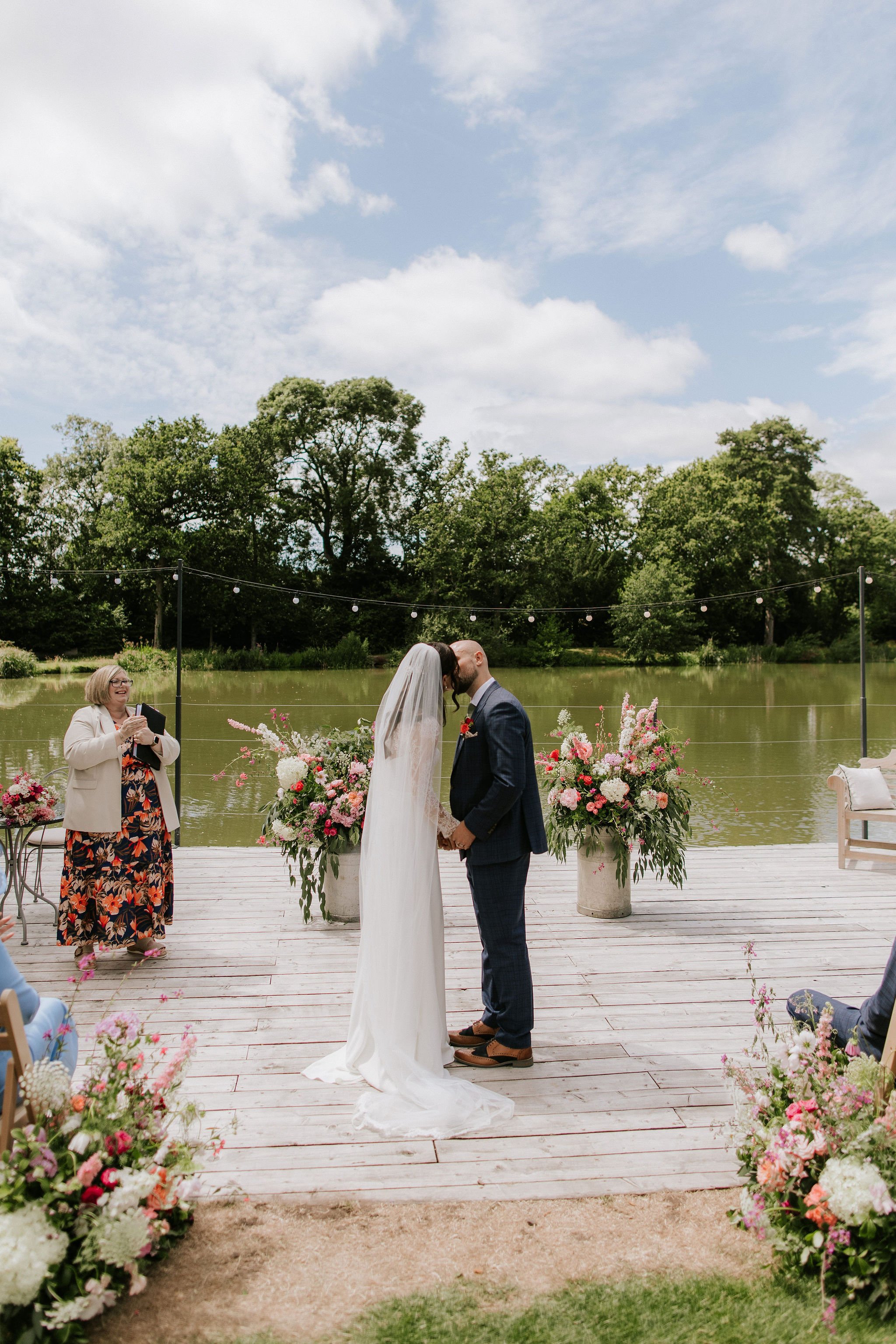 ChloeandCallum-BarnsandYard-StephNewtonPhotography035.jpg