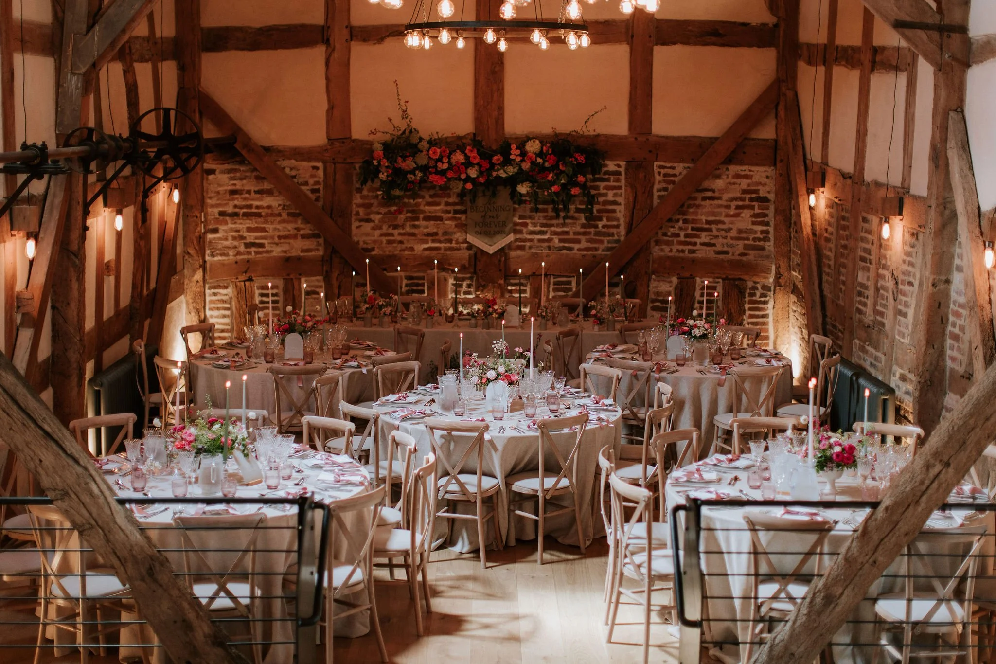 ChloeandCallum-BarnsandYard-StephNewtonPhotography079.jpg