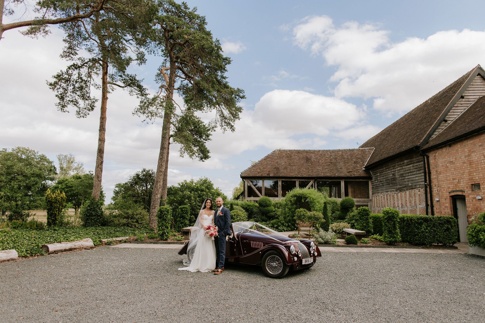 ChloeandCallum-BarnsandYard-StephNewtonPhotography080.jpg