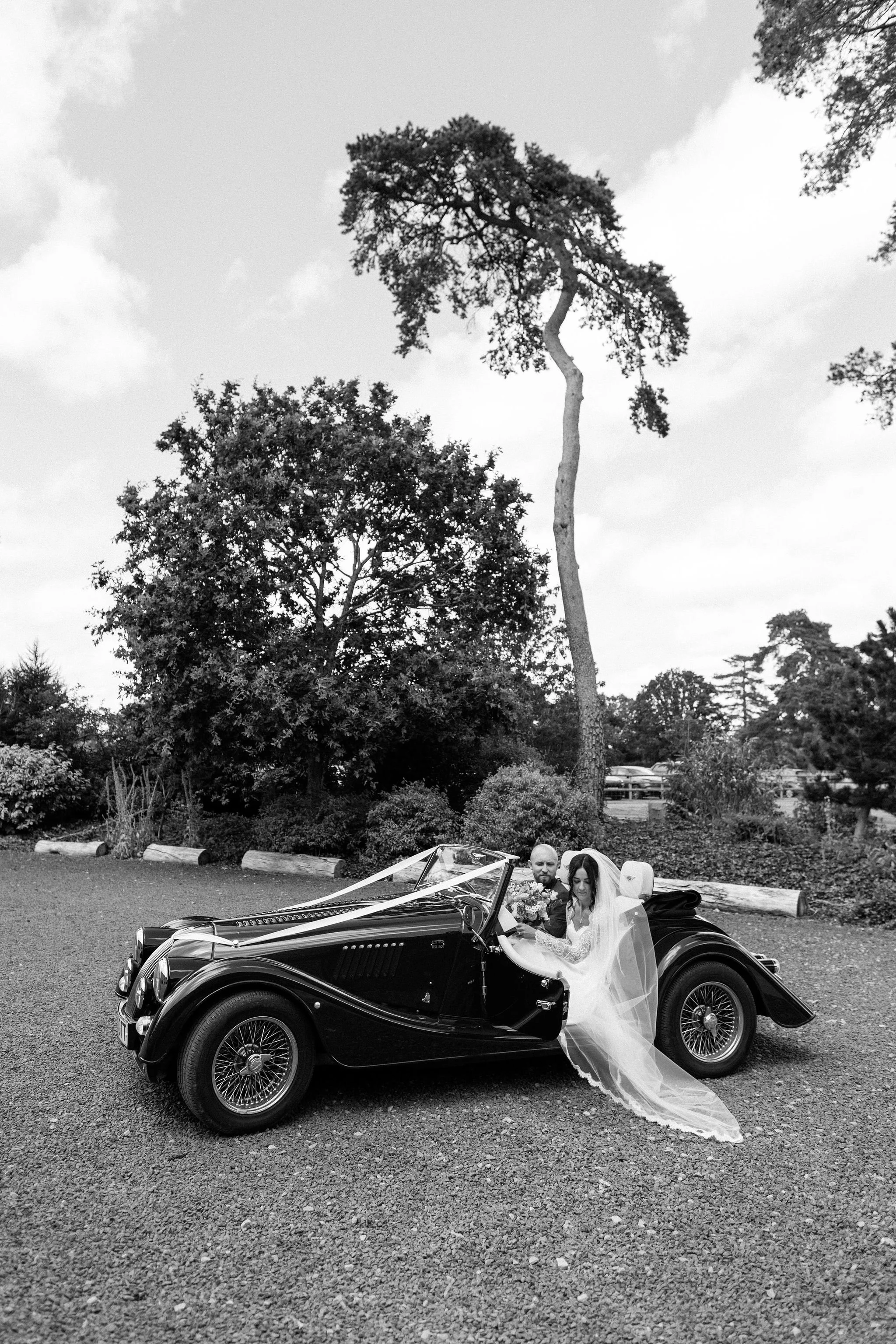 ChloeandCallum-BarnsandYard-StephNewtonPhotography082.jpg