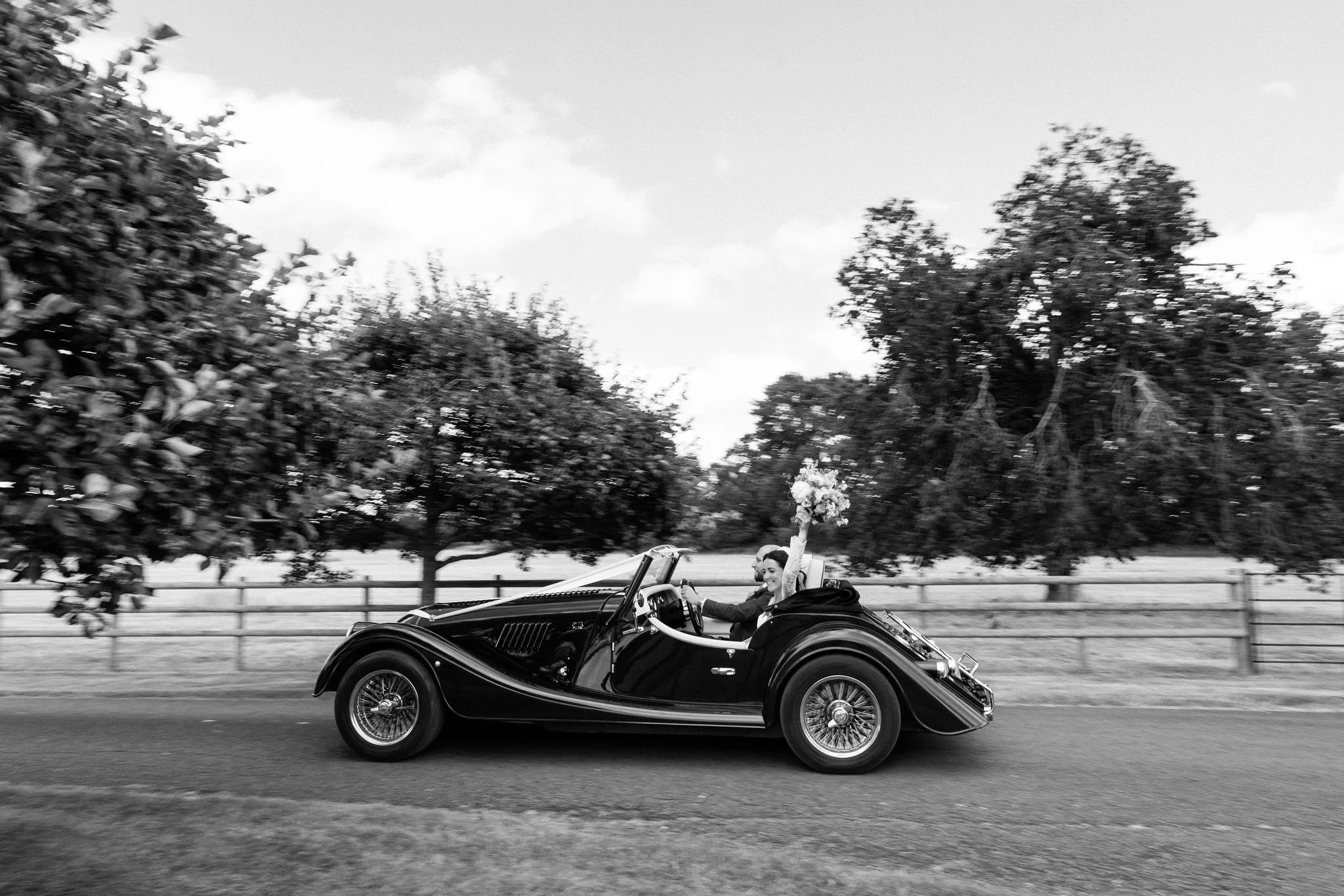 ChloeandCallum-BarnsandYard-StephNewtonPhotography084.jpg