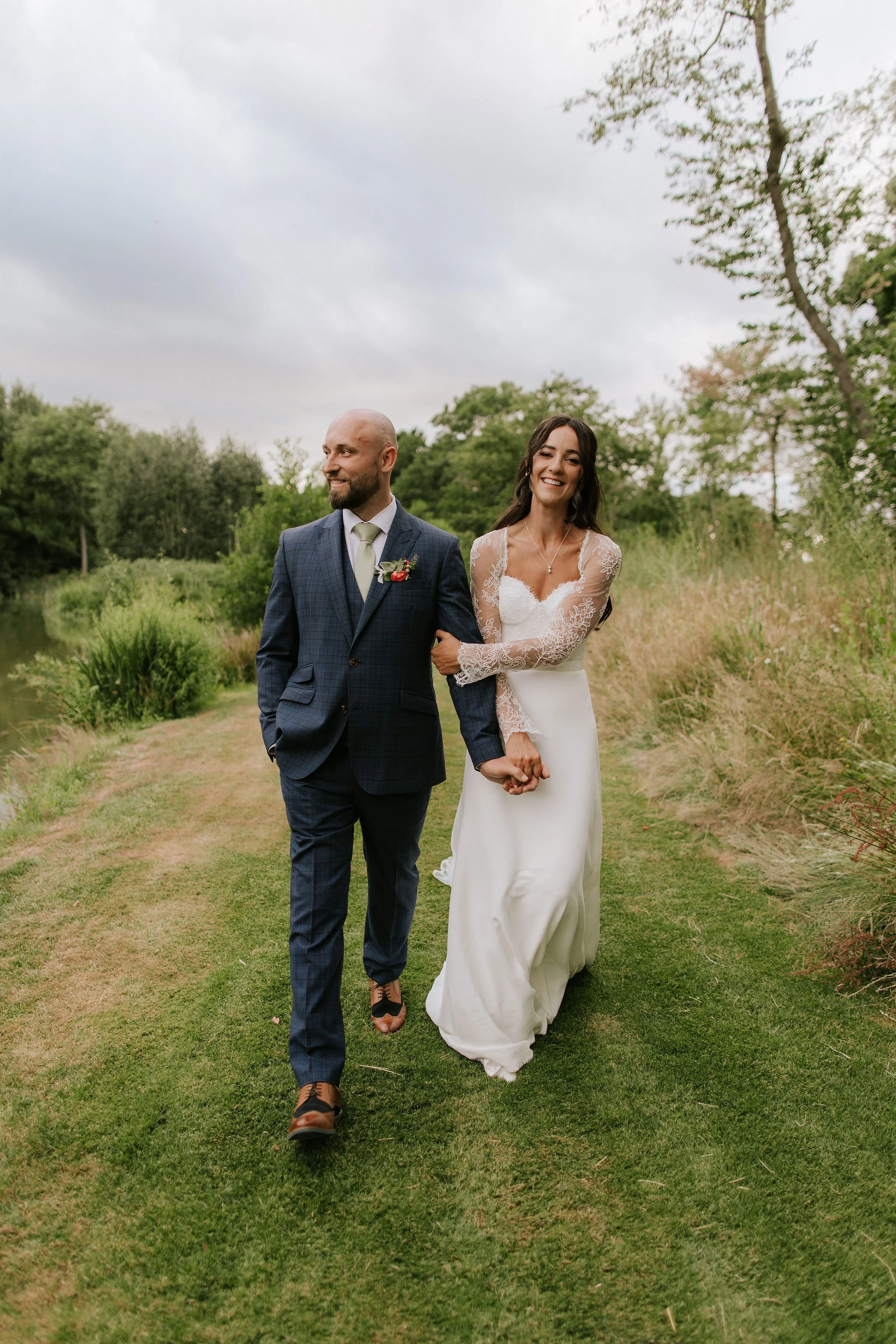 ChloeandCallum-BarnsandYard-StephNewtonPhotography116.jpg