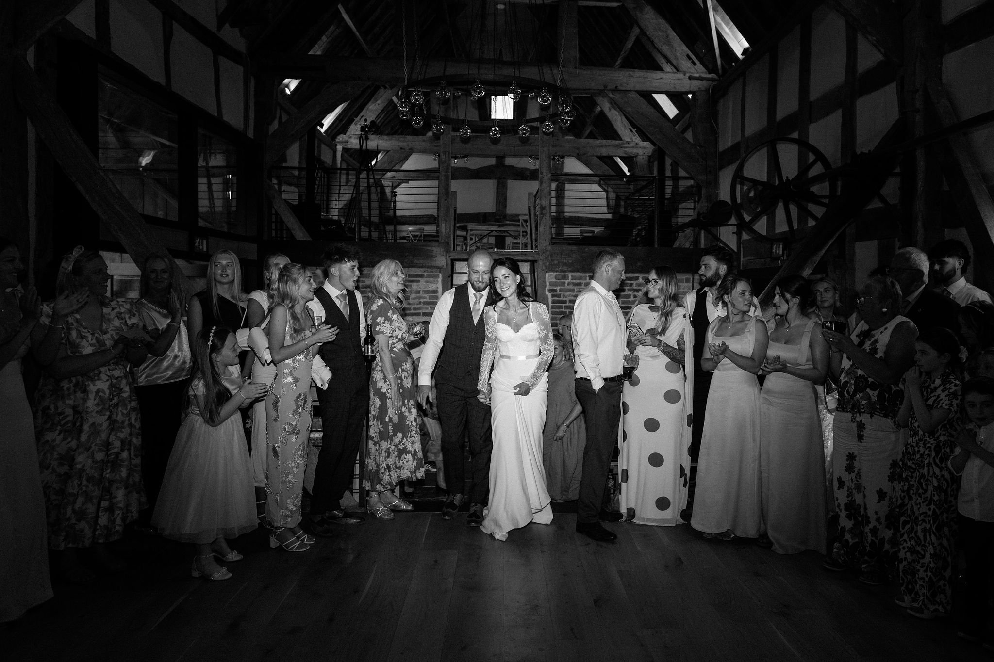ChloeandCallum-BarnsandYard-StephNewtonPhotography118.jpg