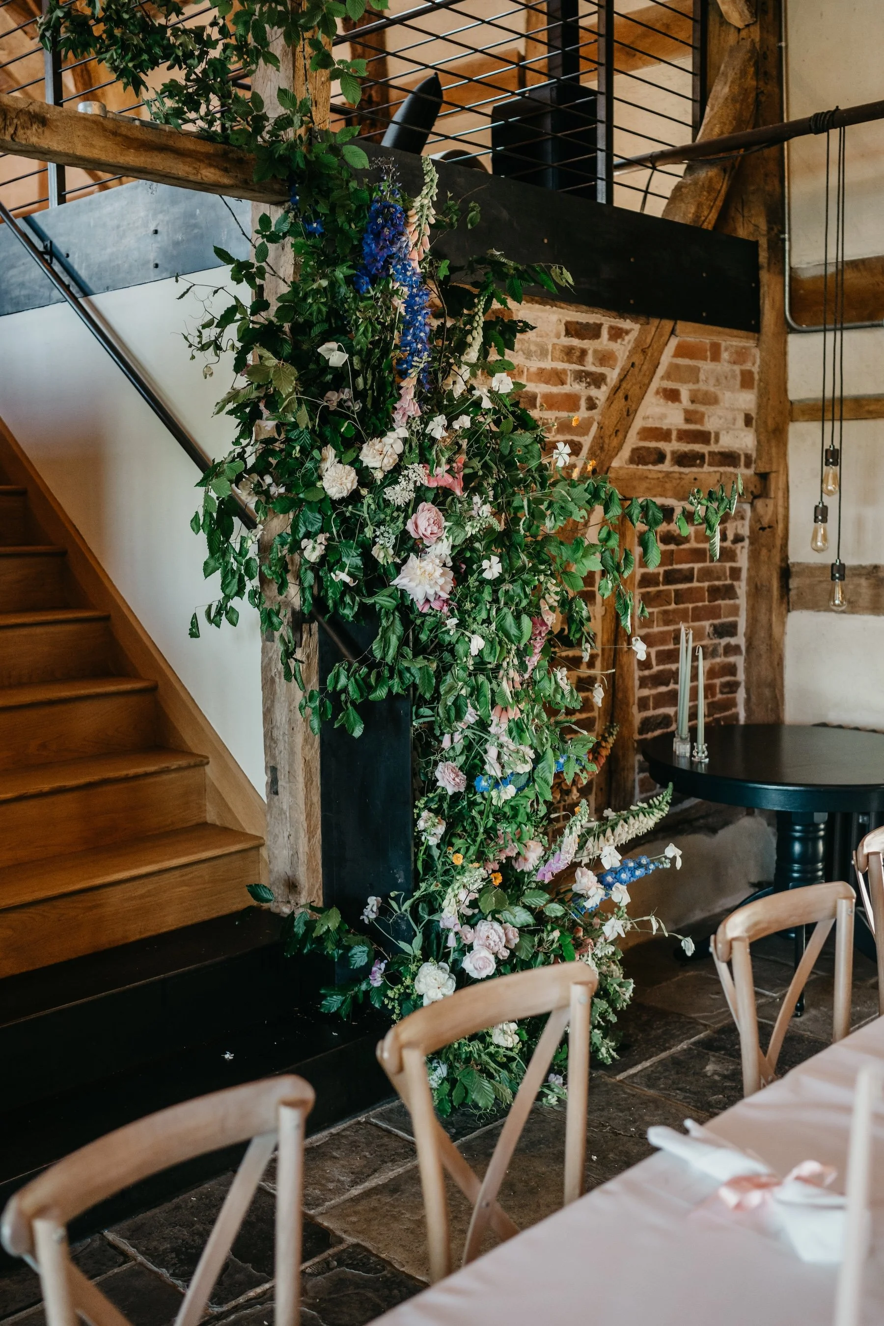 InternalflowersatbarnsandyardAllieTomWedding-32.jpg
