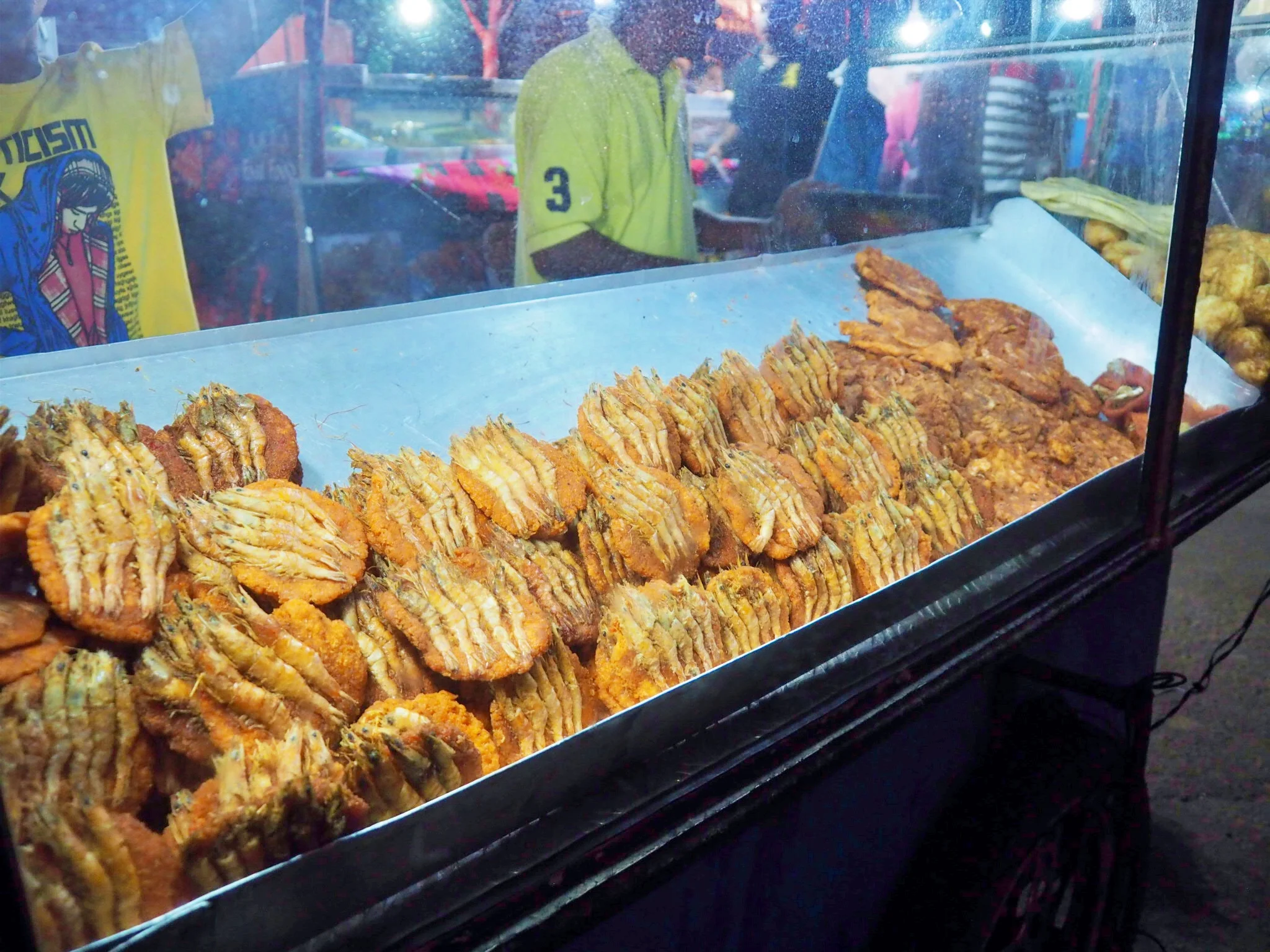 Isso wade (prawns on top of spicy split pea patties) at Galle Face Green in Sri Lanka