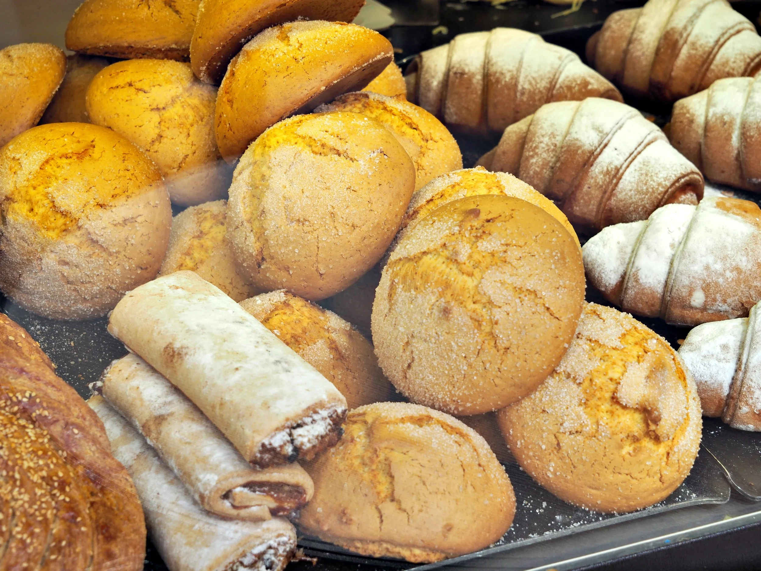 A less tasty orange-flavoured version of kurabiye in Istanbul.