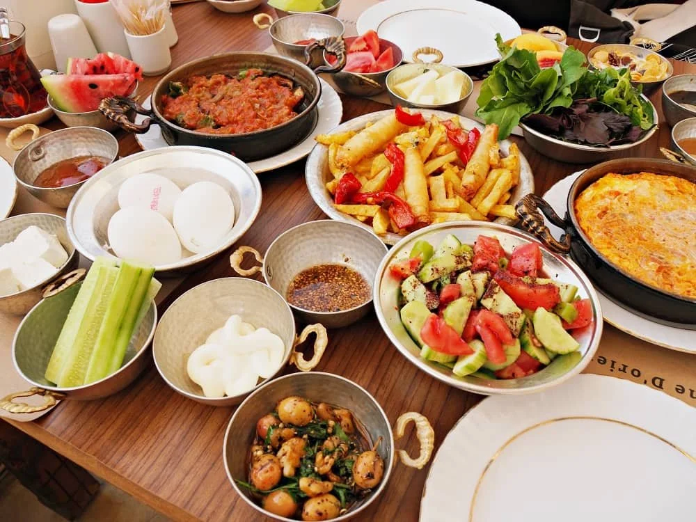 a Turkish kahvalti breakfast in Mardin