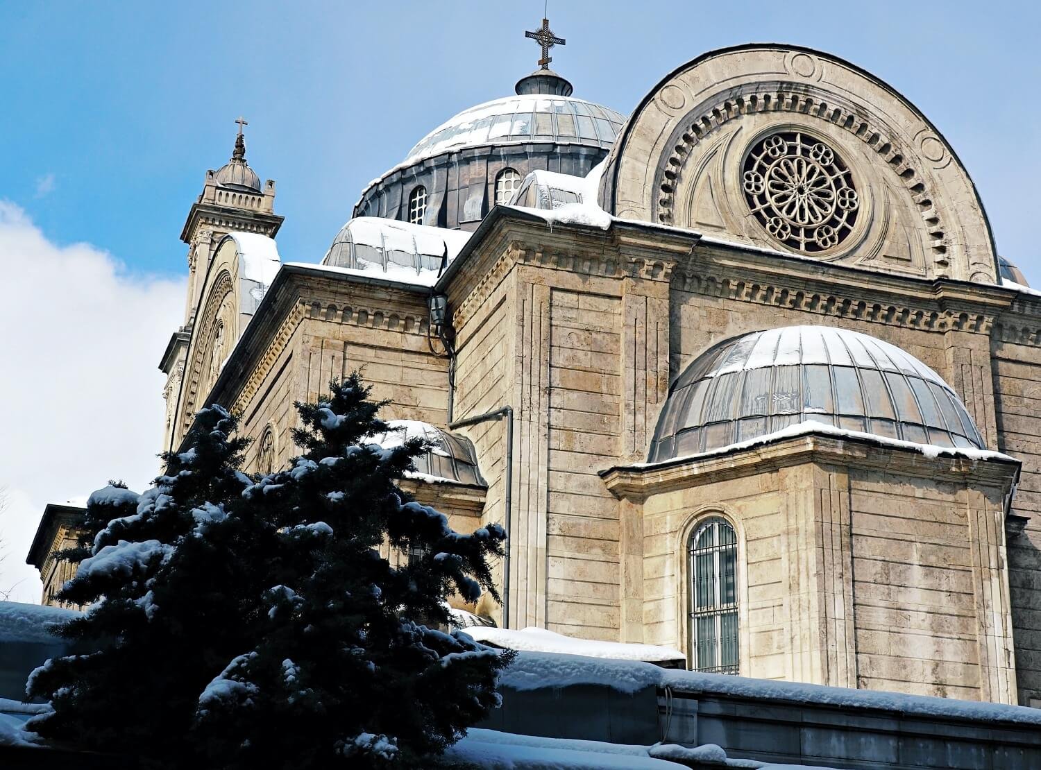 Istanbul December weather, A church on Istiklal Street covered in snow