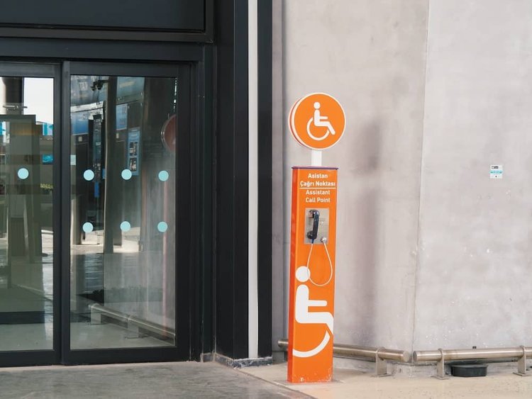 How to get from Istanbul Airport to City Centre (2024) — Mog and Dog