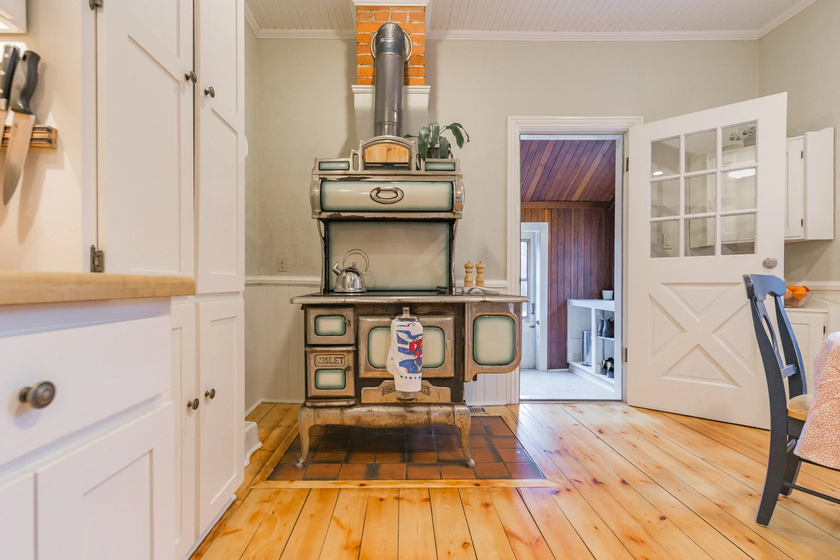 356 Charlton Ave_MVL15.jpg