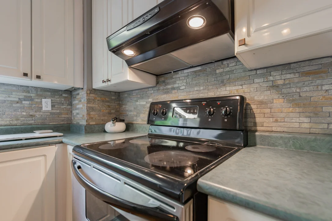 128 Bonham Blvd, Mississauga - MLS-33.jpg