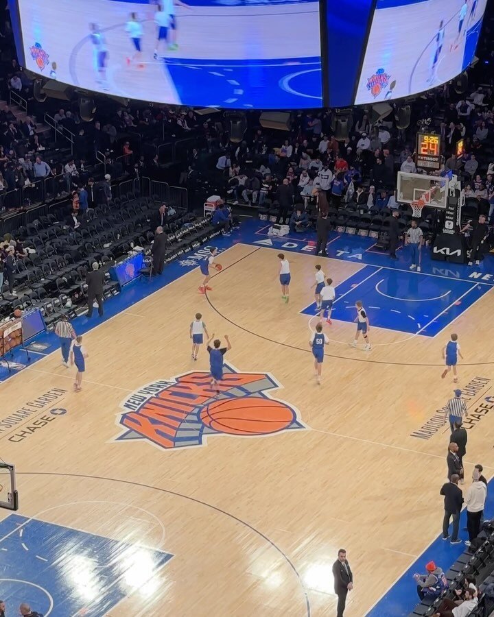 ❤️My son playing in the World&rsquo;s Most Famous Arena!! My family together!! Everett with the save on the baseline. 

One of Everett&rsquo;s teams got to play a half time event at Madison Square Garden during a Knicks vs. Pelicans game. 

New York 