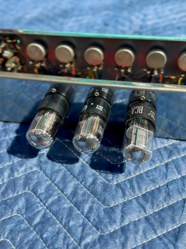 Rarer than a blue comet on a New Jersey boardwalk is this 1961 Ampeg 625-D 2x12”. Museum example of what seems to be a custom amp. There are examples of the 625-D but not in a 2 speaker cab. This amp needed new coupling caps as the originals we