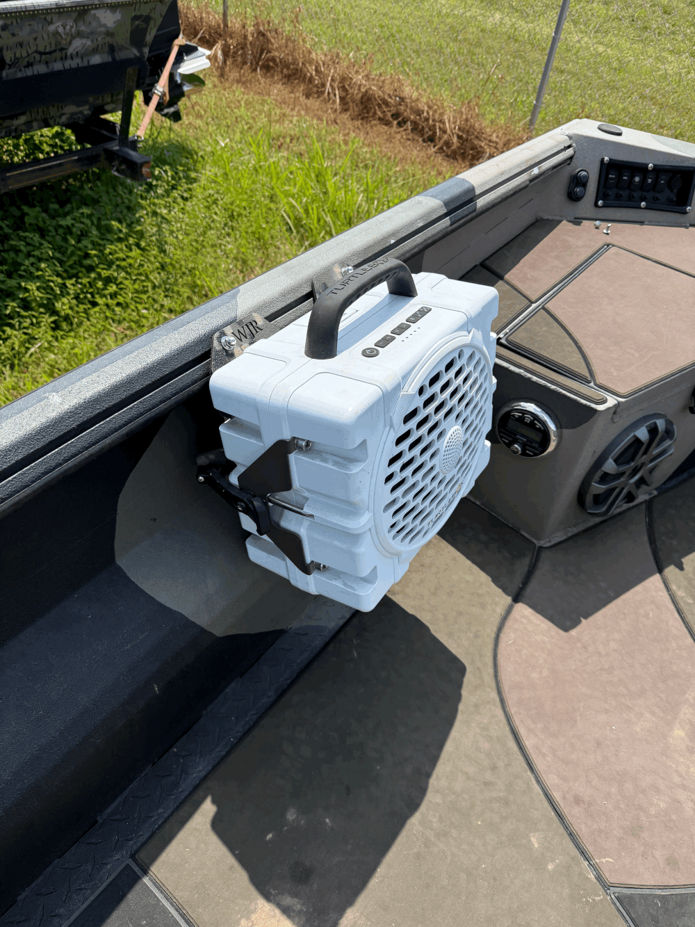 Turtle Box Grande Mount — WJR Inc.
