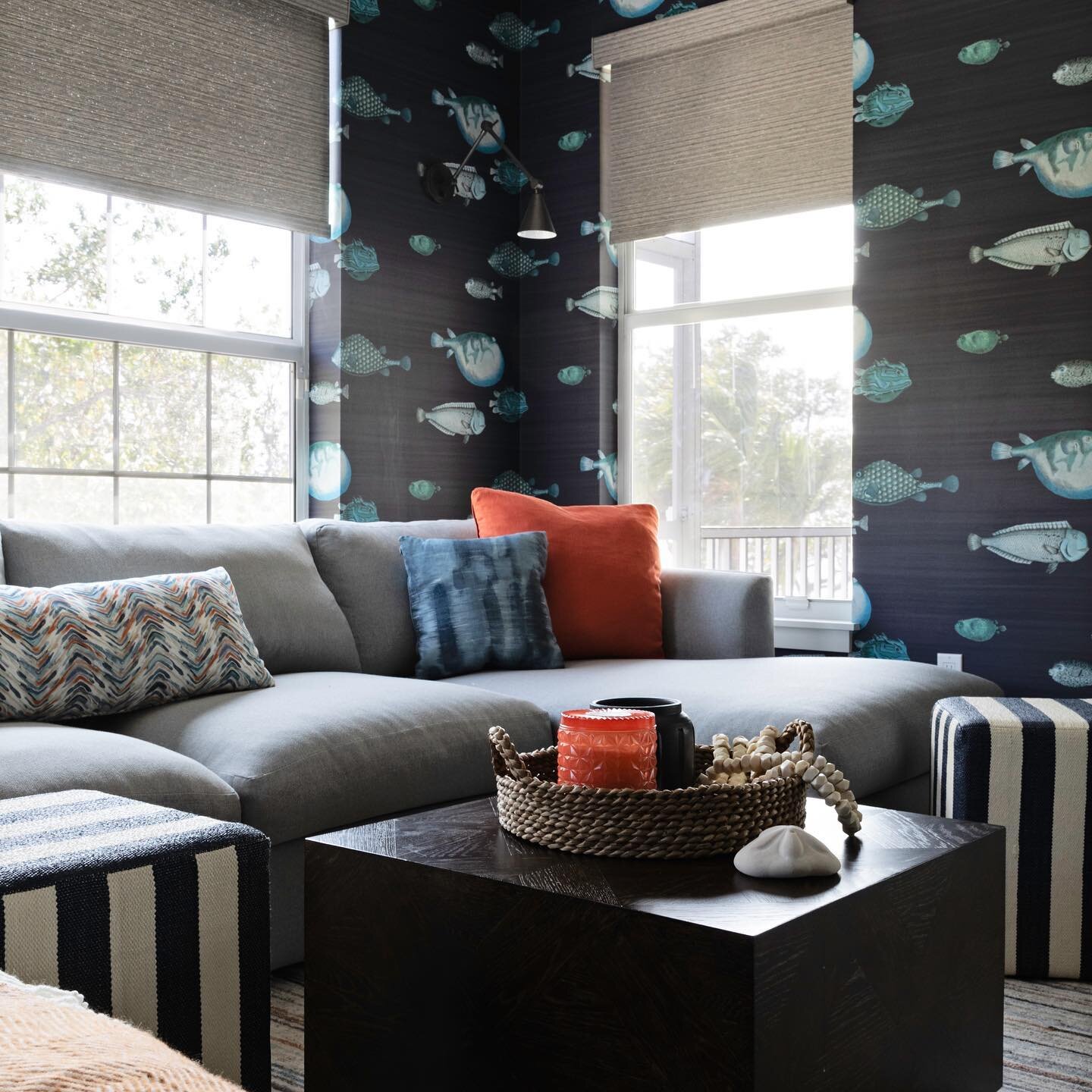 Just keep swimming 🐡🐡🐡
(Pic by @nativehousephotography )
.
.
.
#jntinteriors #tampainteriordesign #coastalliving #wallpaperwednesday